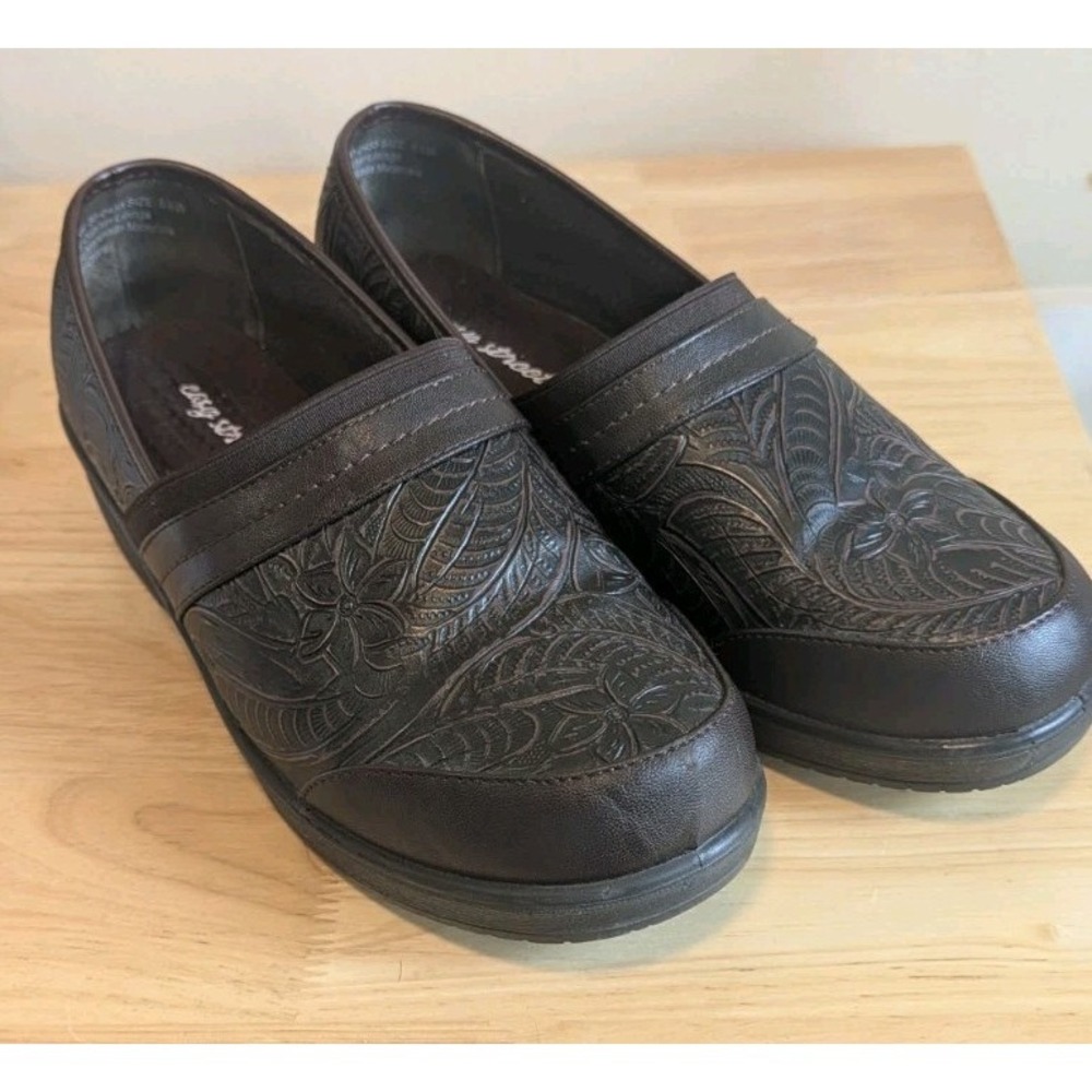 Easy Street Women's 8.5W Brown Embossed Clog Slip On Medical Comfort Workwear